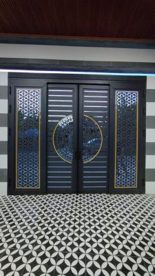 Cổng sắt lùa tại Đà Nẵng