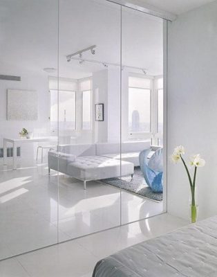vách kính cường lực 2025