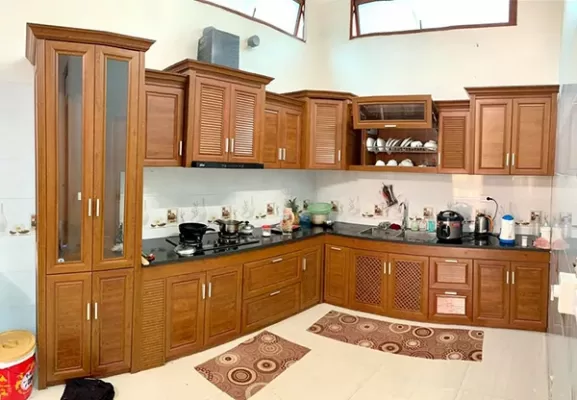 tủ bếp nhôm kính 2025