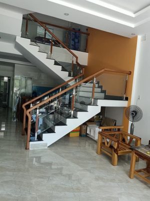 cầu thang kính tay vịn đẹp